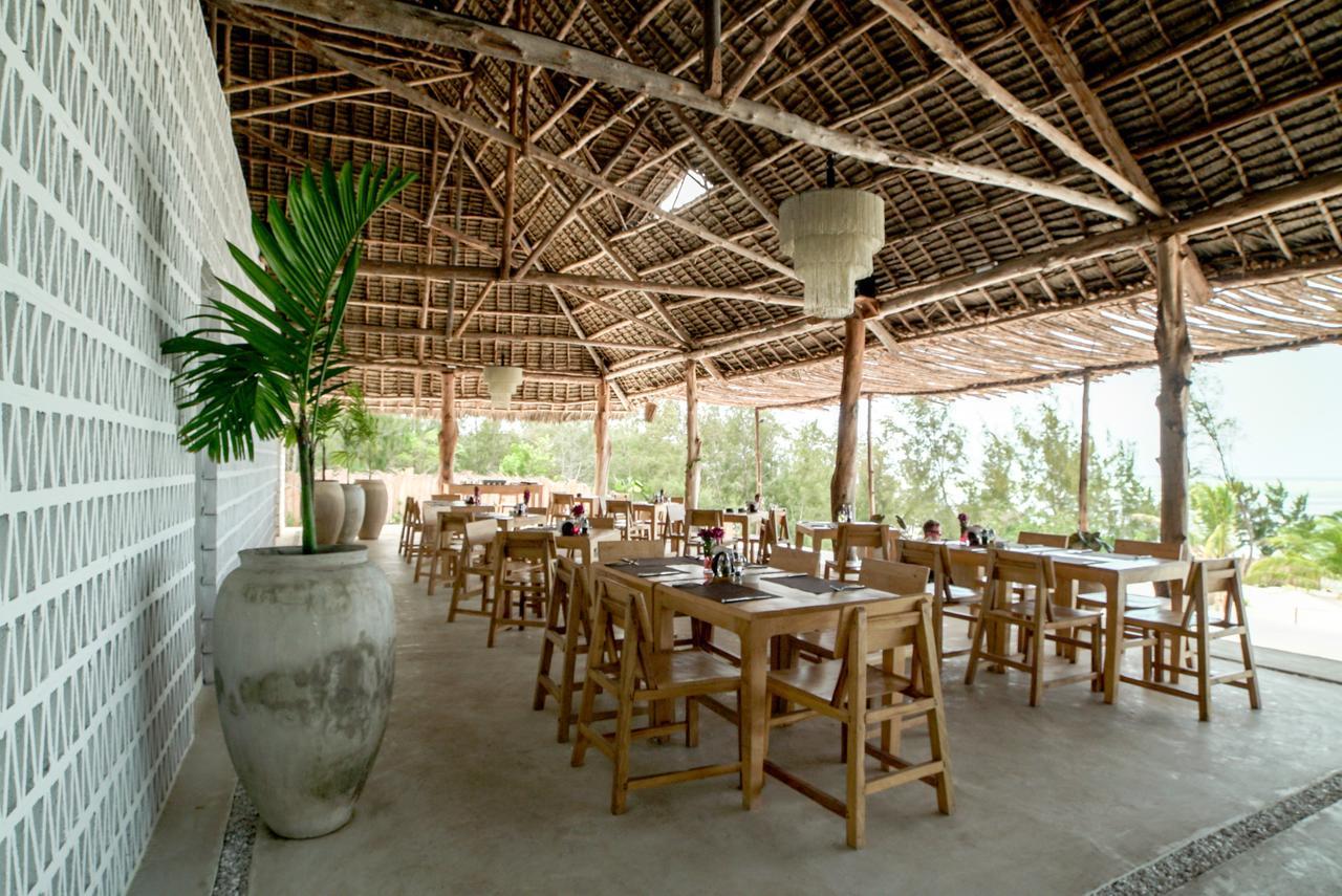 Zanbluu Lodge *