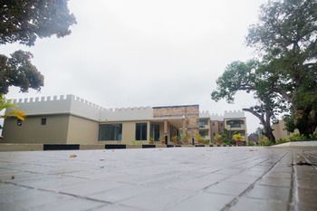 Hotel Ngalawa & Bububu