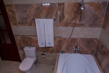 Hotel Ngalawa & Bububu