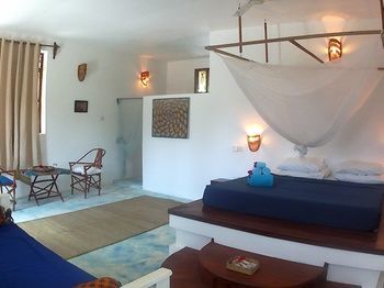 Moonshine Hotel 3*