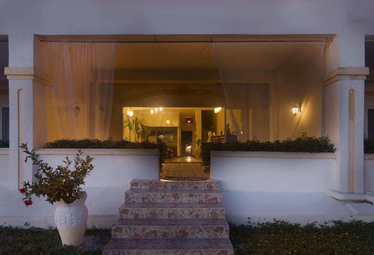 The Island Sea View Hotel