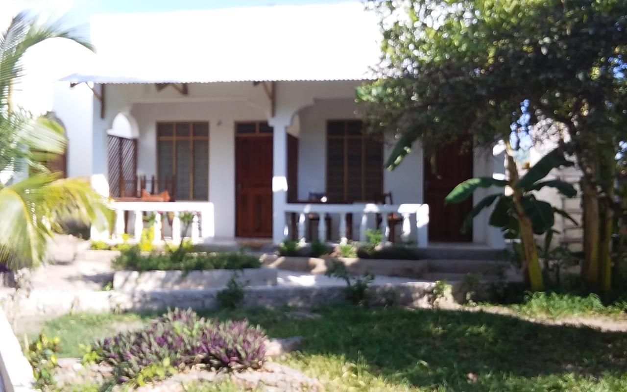 Bed & Breakfast Kivulini And Restaurant