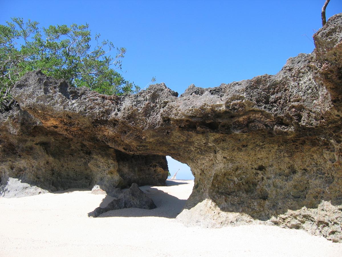 Resort Chapwani Private Island Grave Island