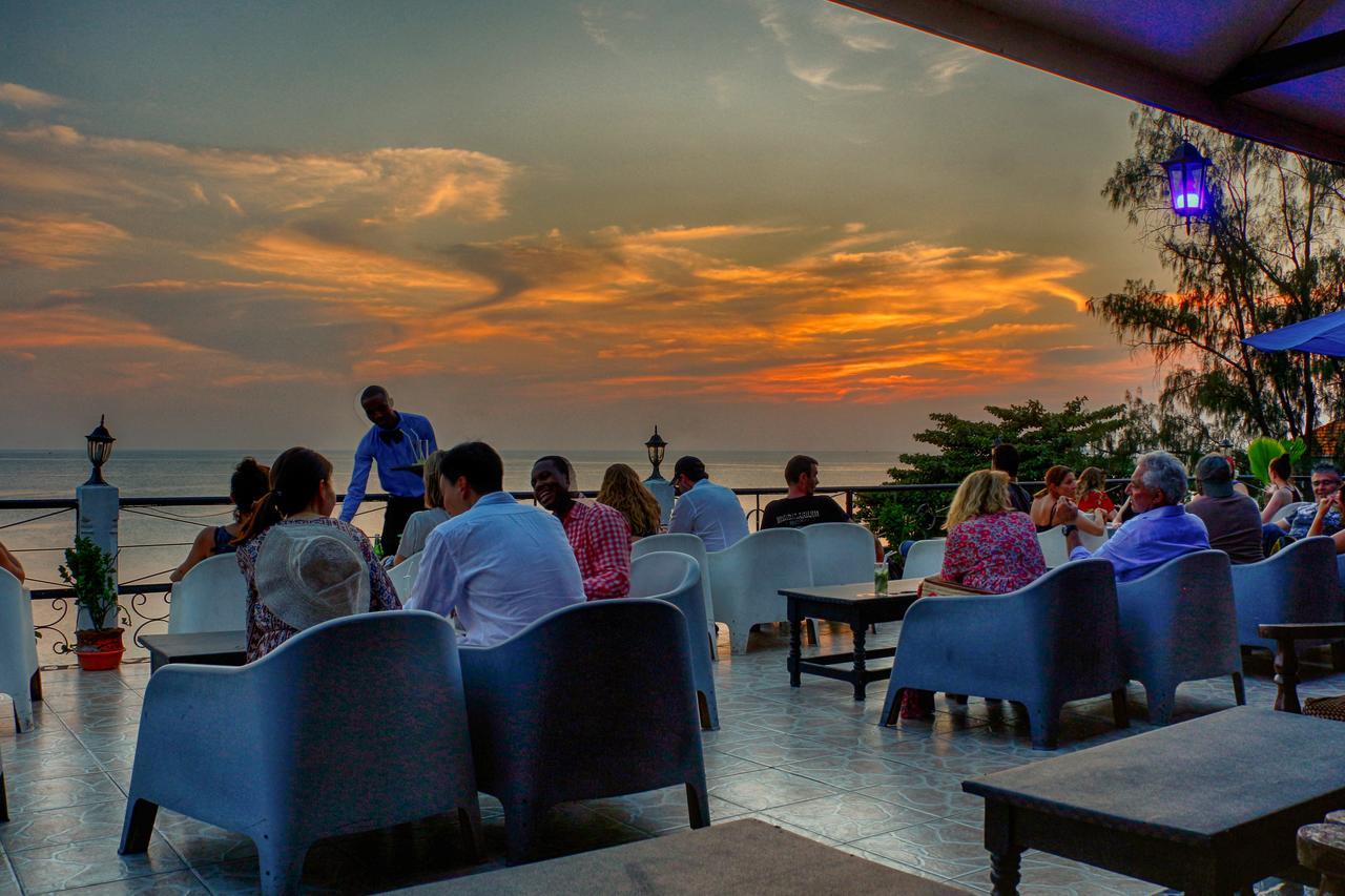 Africa House Hotel 4*