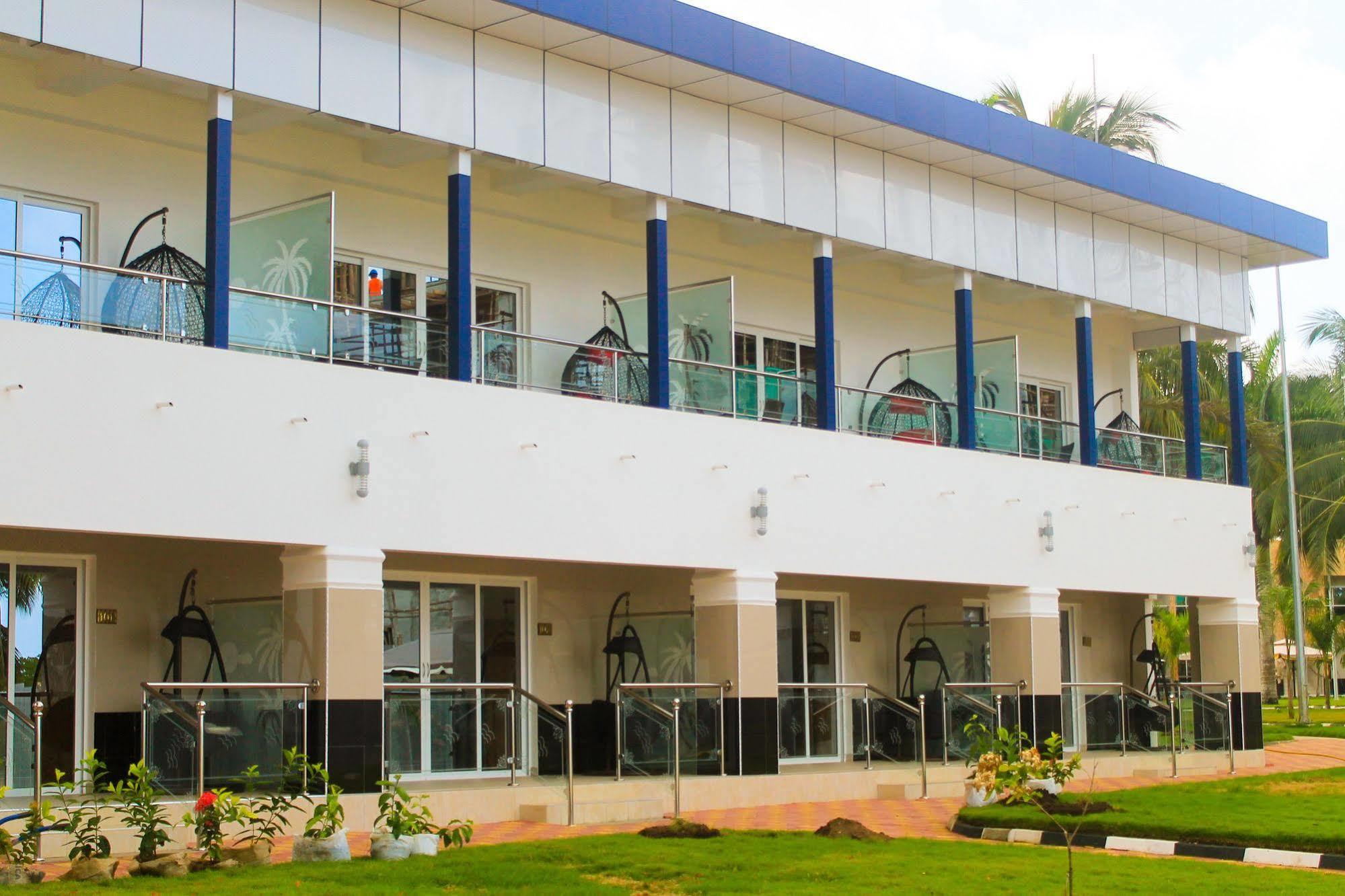 Mtoni Marine Hotel 5*