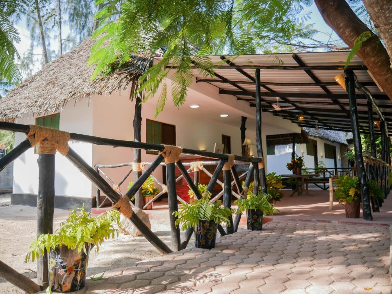 Hotel Sherekea 3*