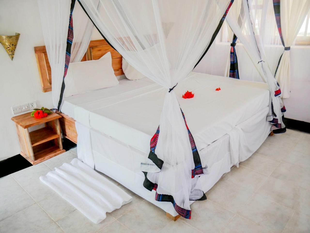 Sherekea Hotel Bwejuu