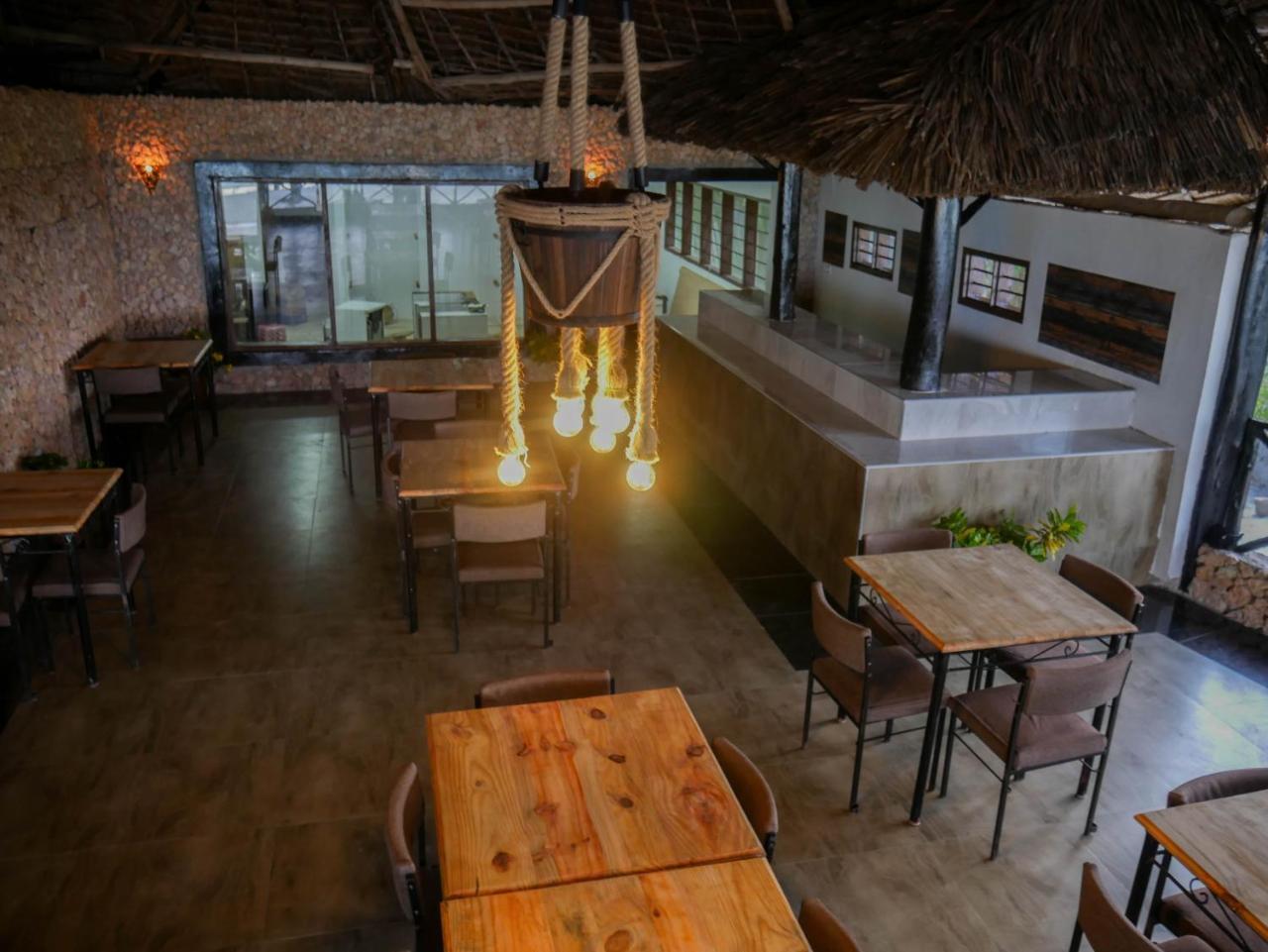 Hotel Sherekea Bwejuu