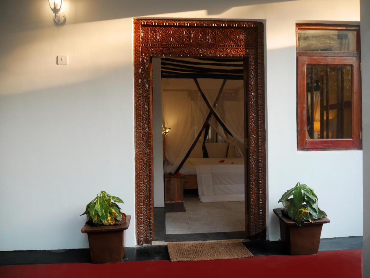 Sherekea Hotel Bwejuu