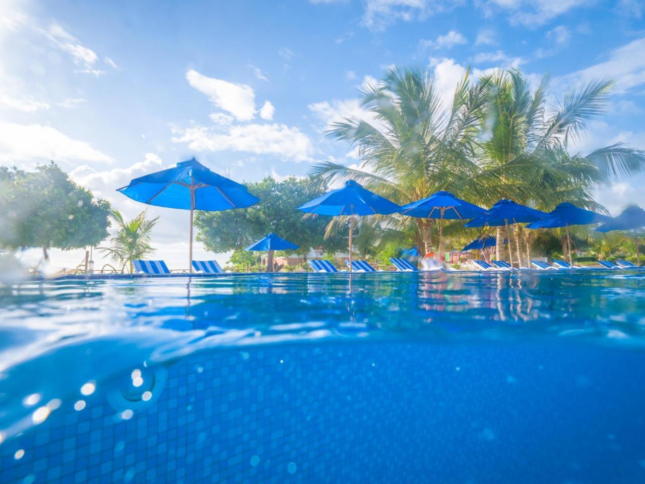 Hotel Azao & 4*