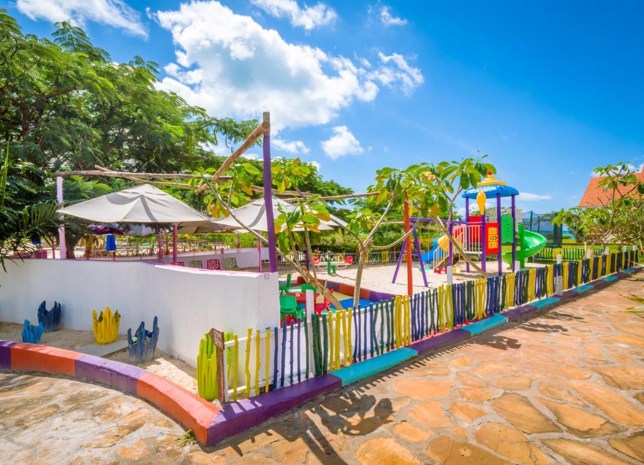 Hotel Azao & Pongwe