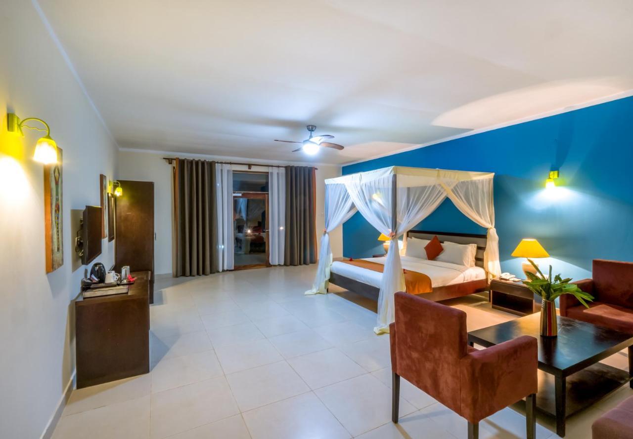Azao & Hotel 4*