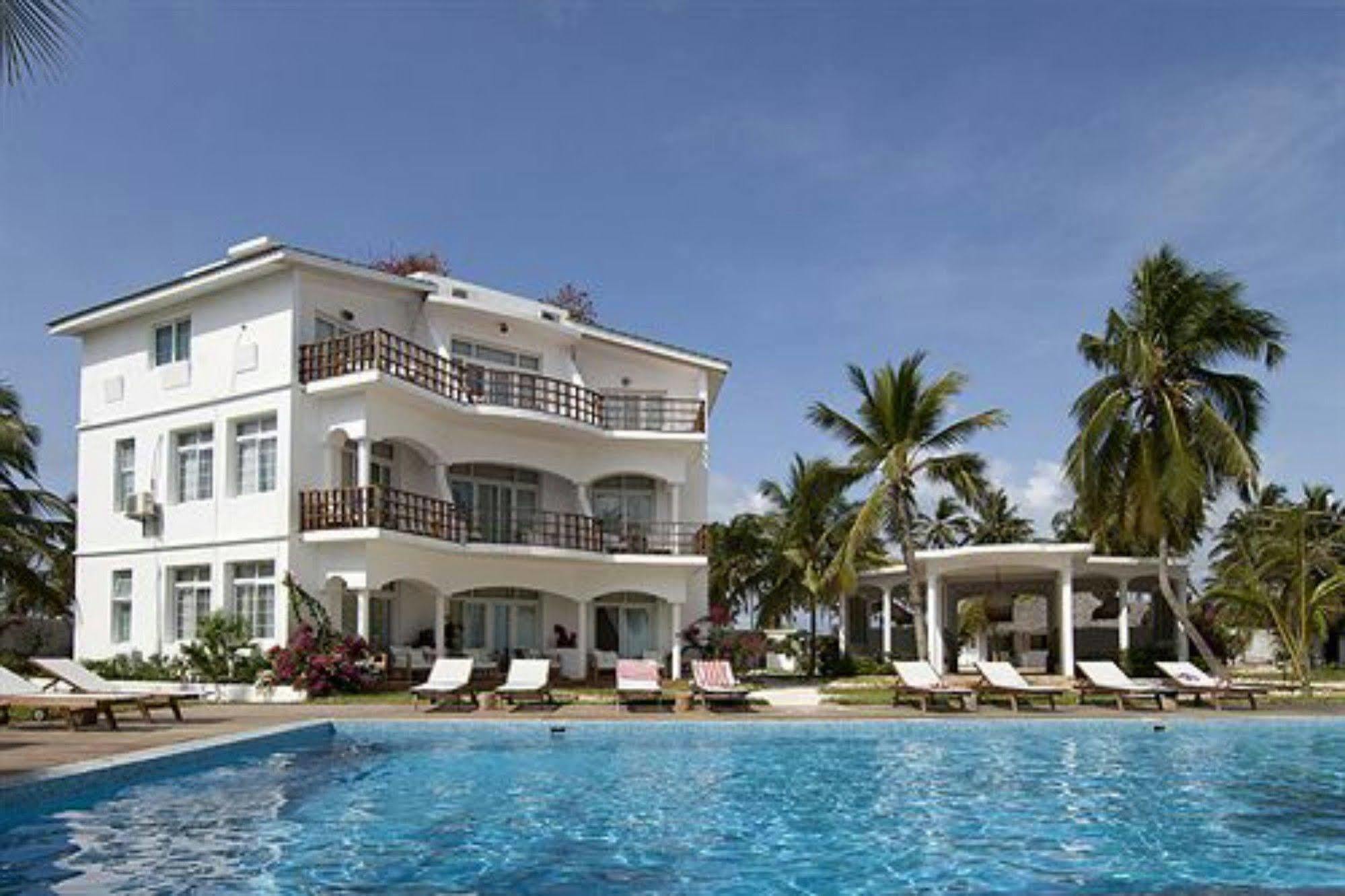 Hotel Albatross Ocean View 4*