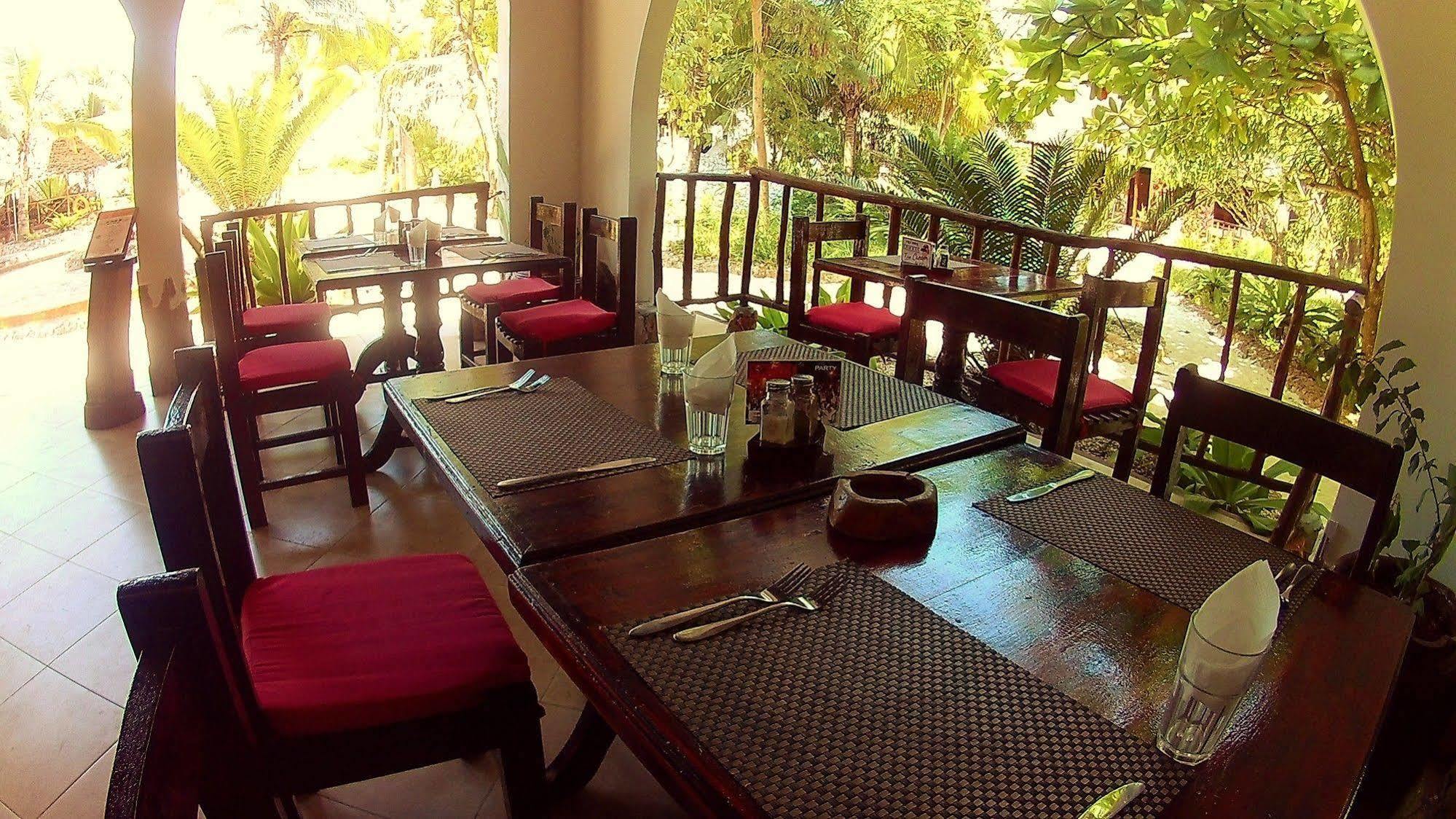 Waikiki Hotel Pwani Mchangani