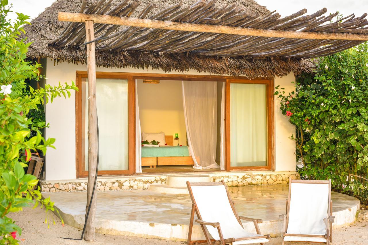 Zanbluu Lodge