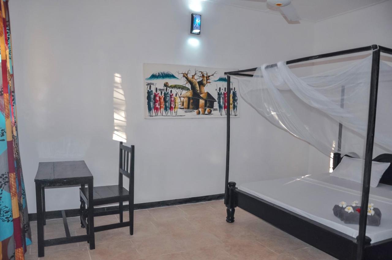 Papaya Hotel *