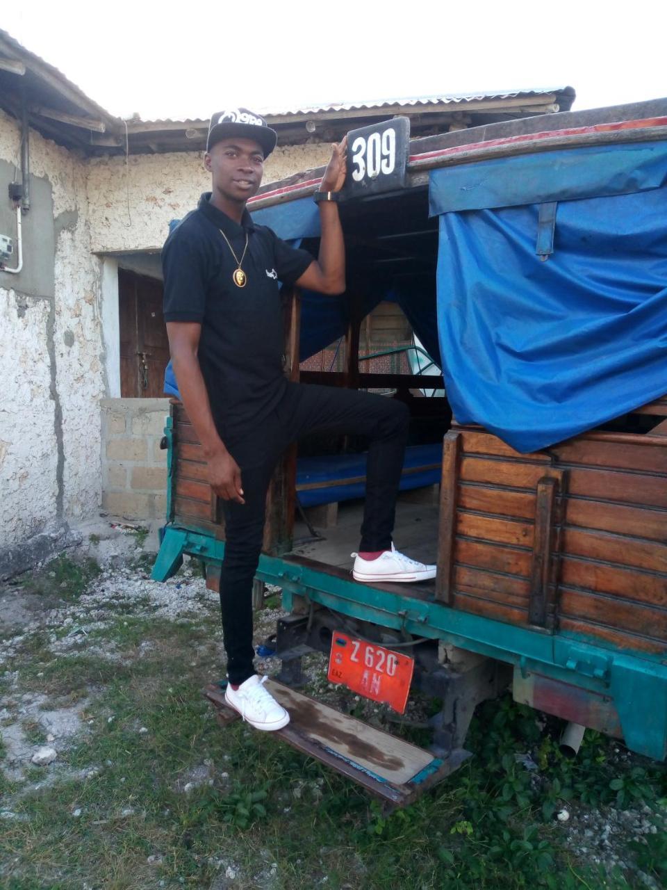 Mau'splace - Authentic Afrikan House *