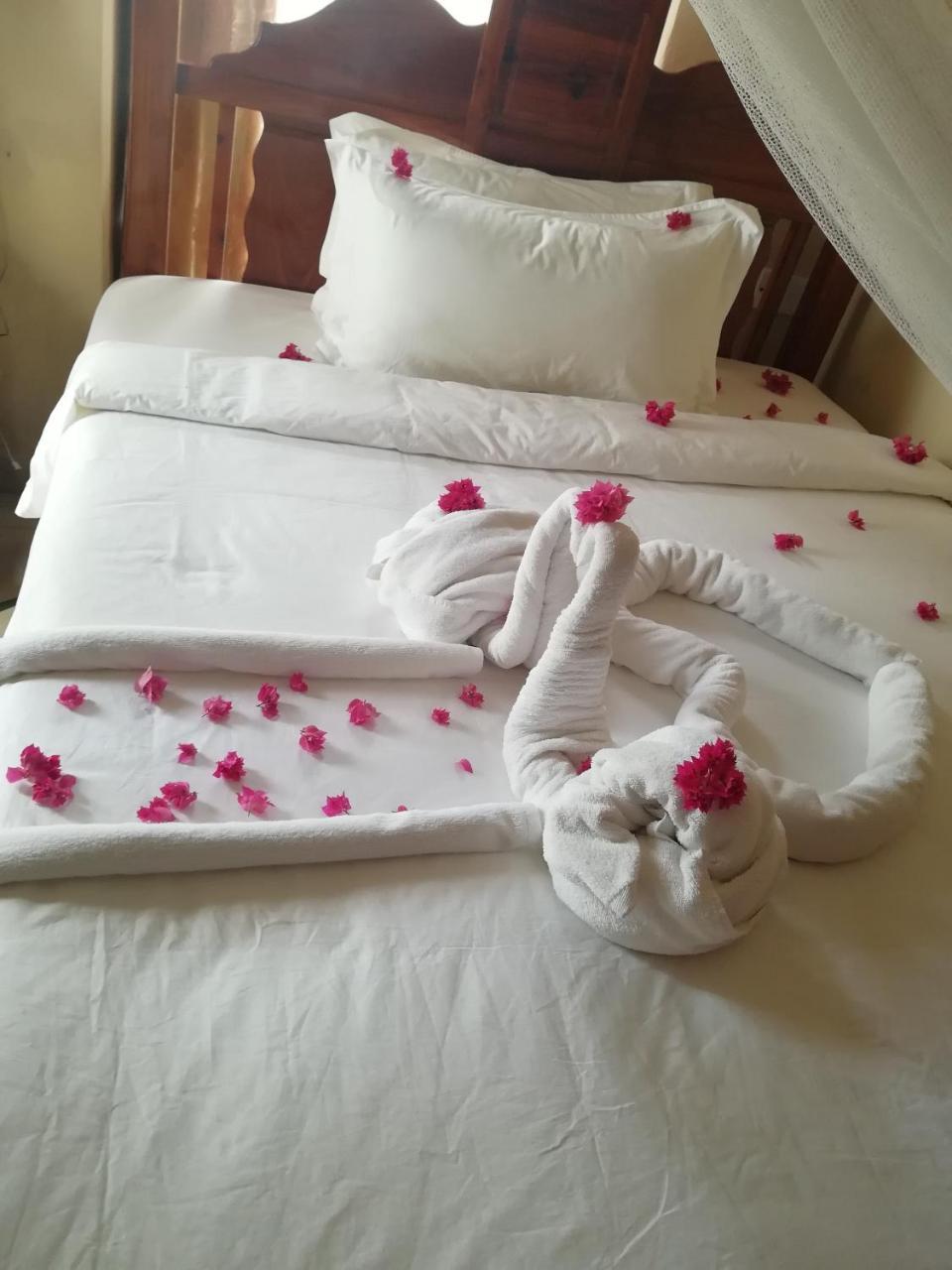 Red Sun Hotel