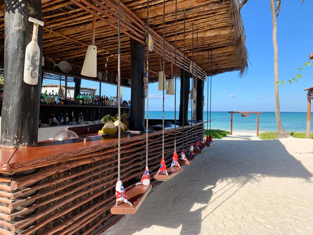 Hotel The Sands Bwejuu