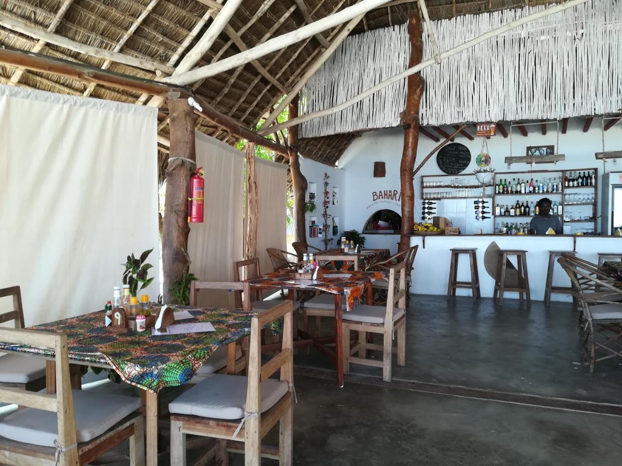 Bed & Breakfast Bahari 2*