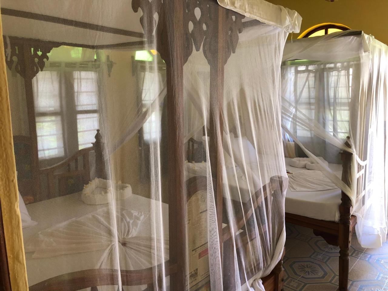 Blue Earth Lodge *