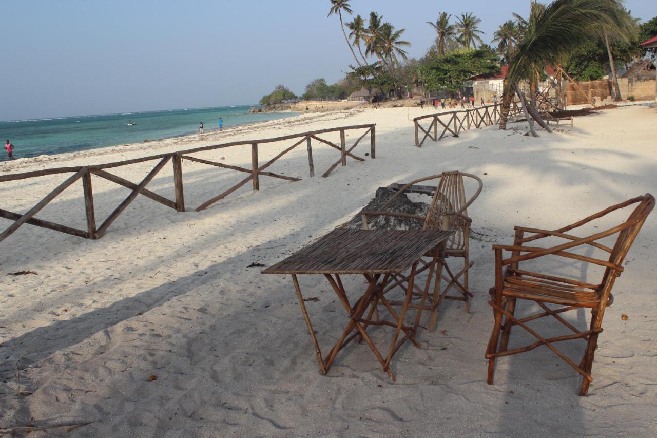 Minazi Beach Bungalows