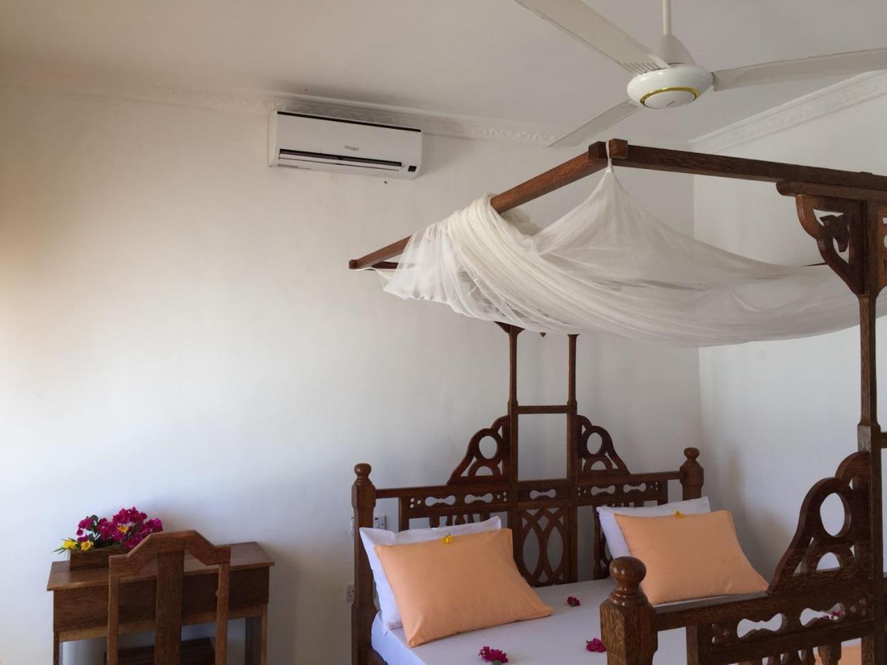 Minazi Beach Bungalows Nungwi