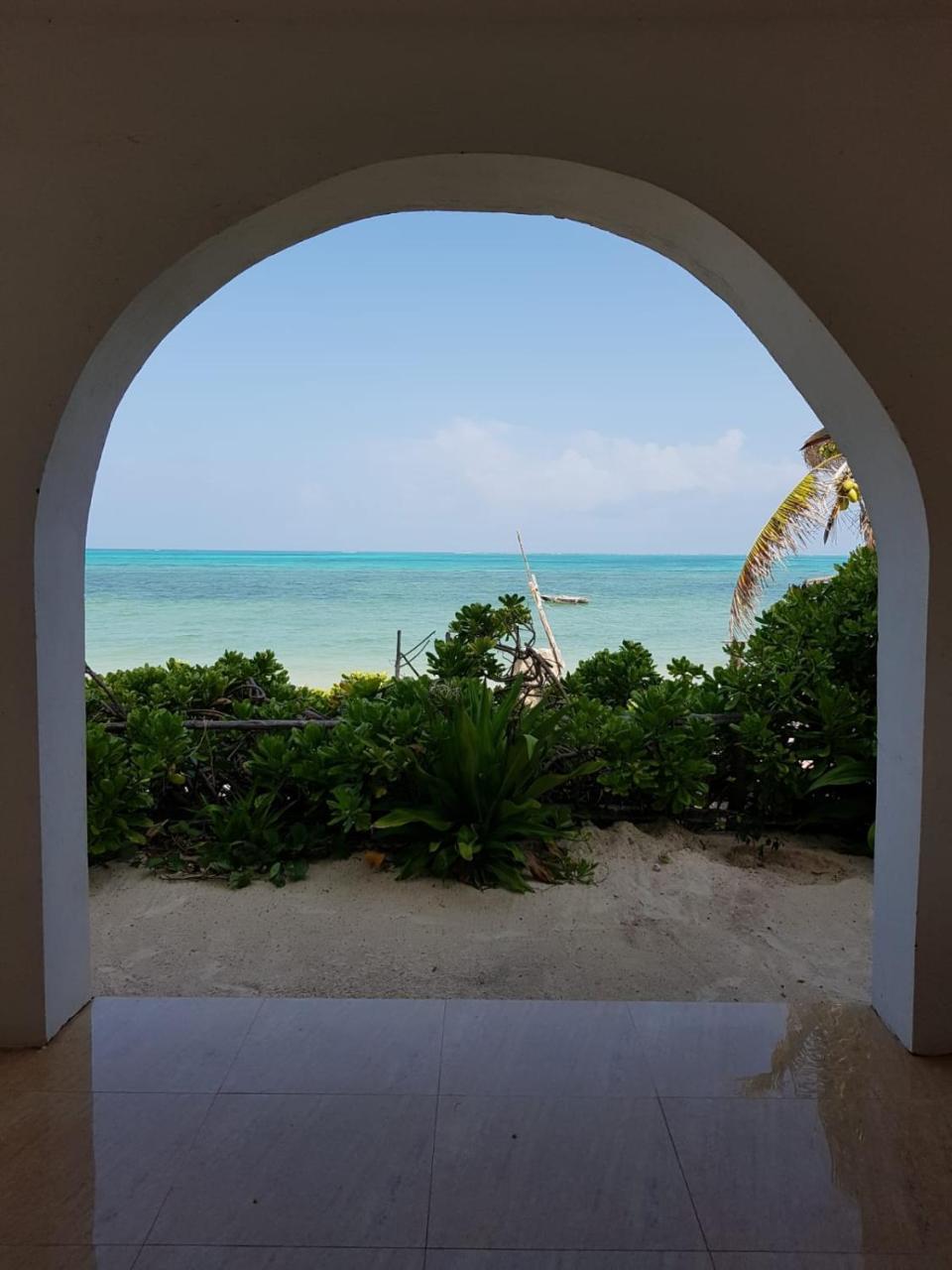 Mina Beachhouse 2*