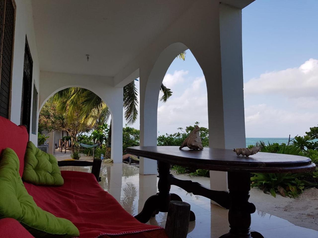 Mina Beachhouse 2*