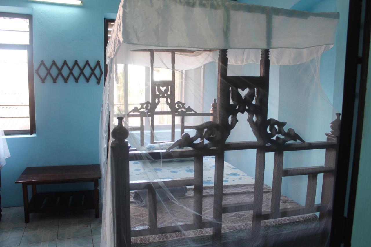 Bottoms Up Hostel *