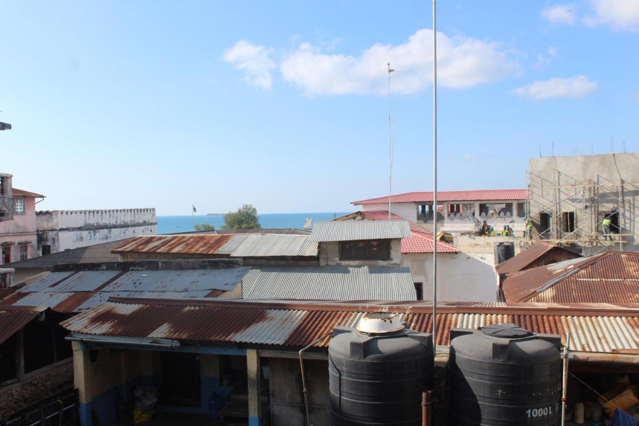 Bottoms Up Hostel Zanzibar