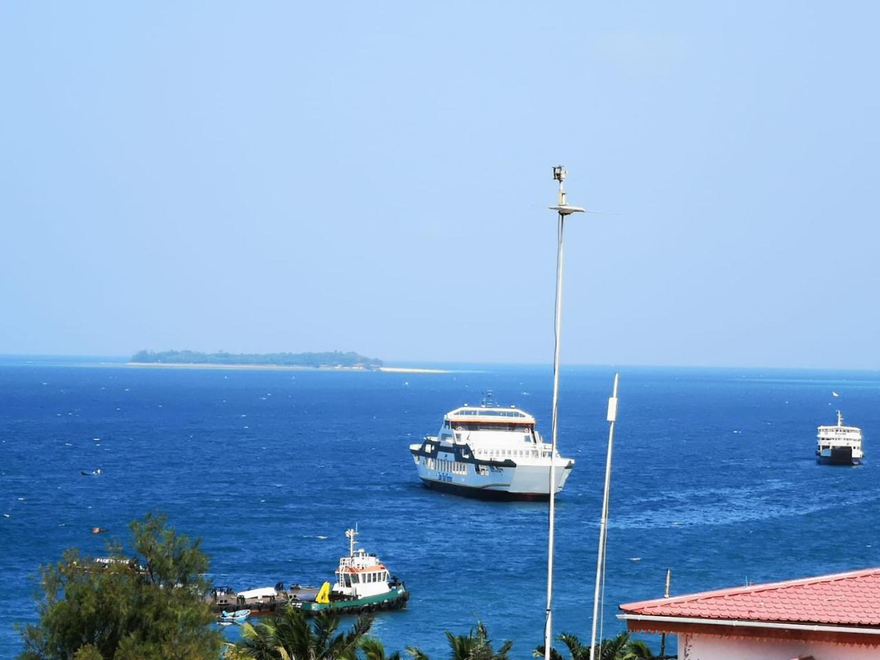 Bottoms Up Hostel Zanzibar