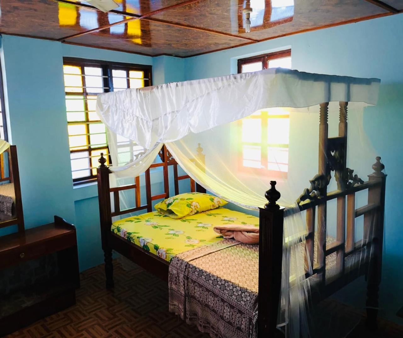 Bottoms Up Hostel *