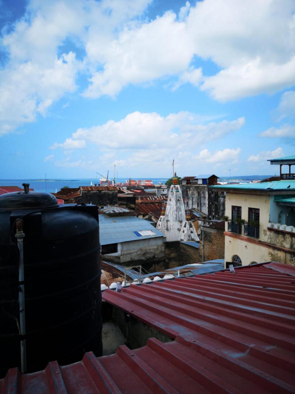 Bottoms Up Hostel Zanzibar