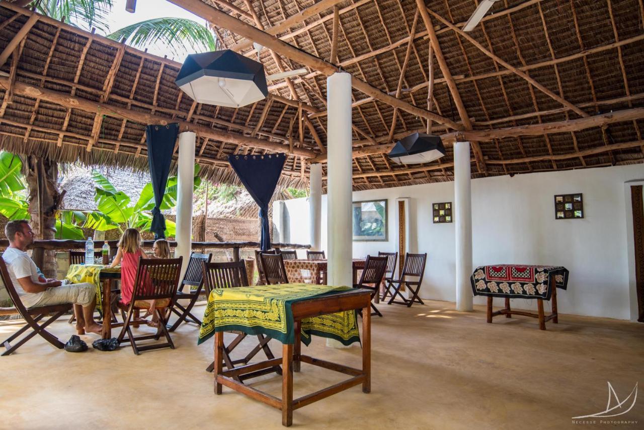 Guest house Casa Umoja 3*