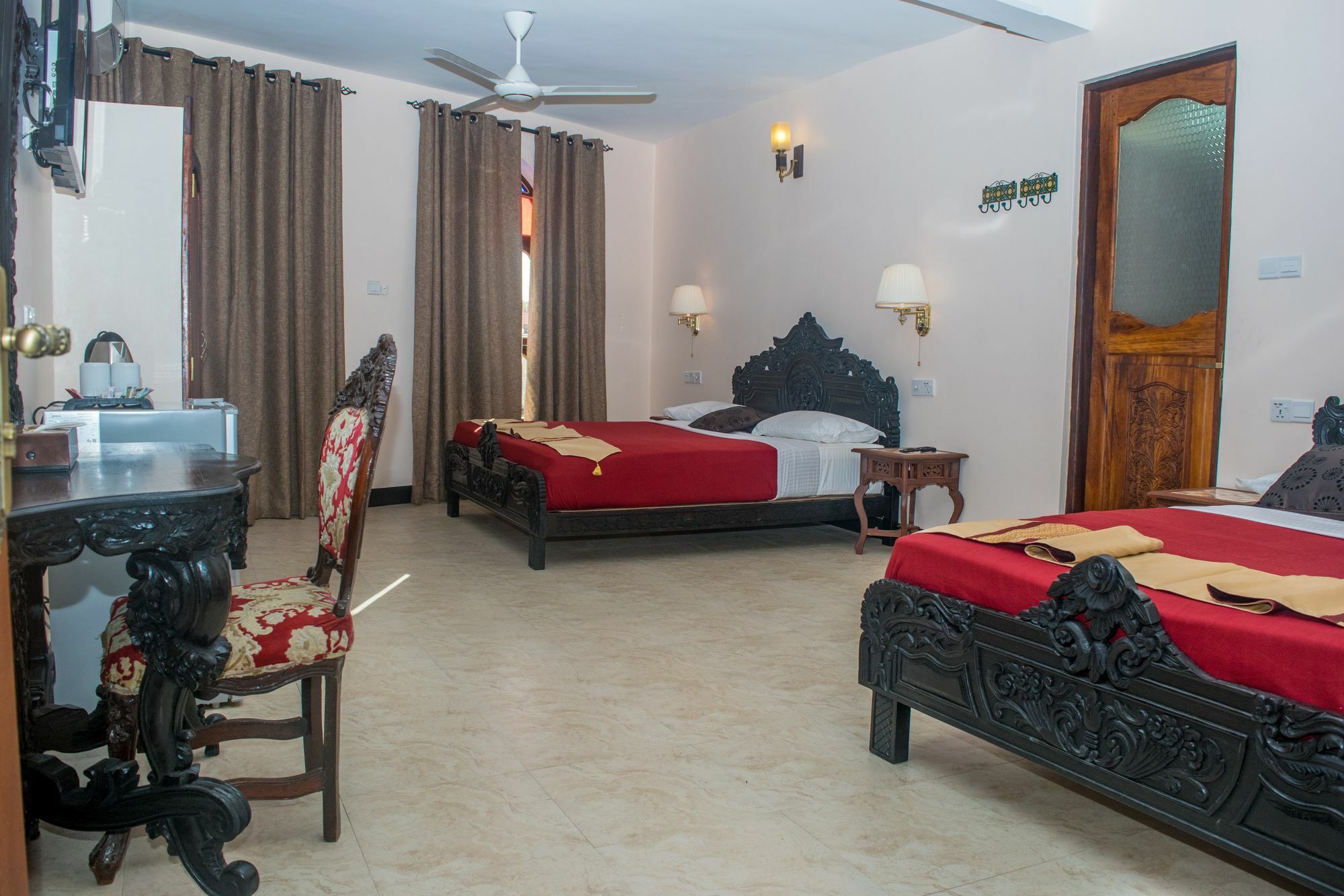 Hotel Tembo Palace