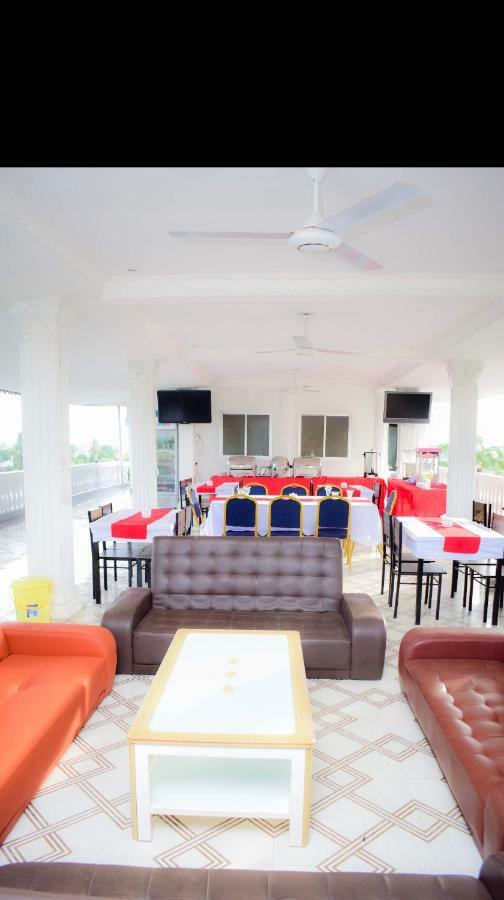 Hotel Camilla Airport