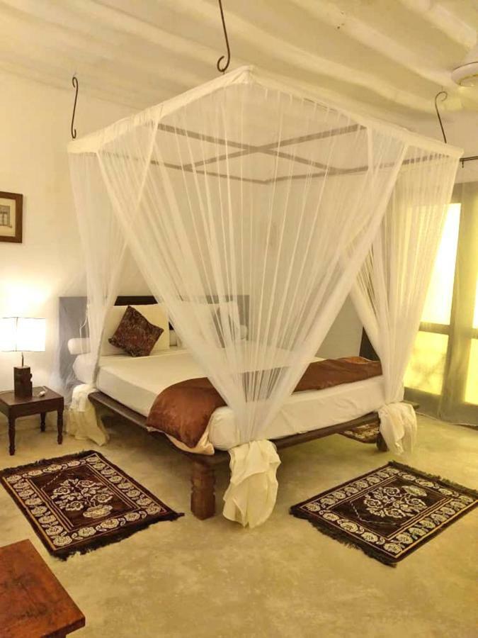 Hotel Bay