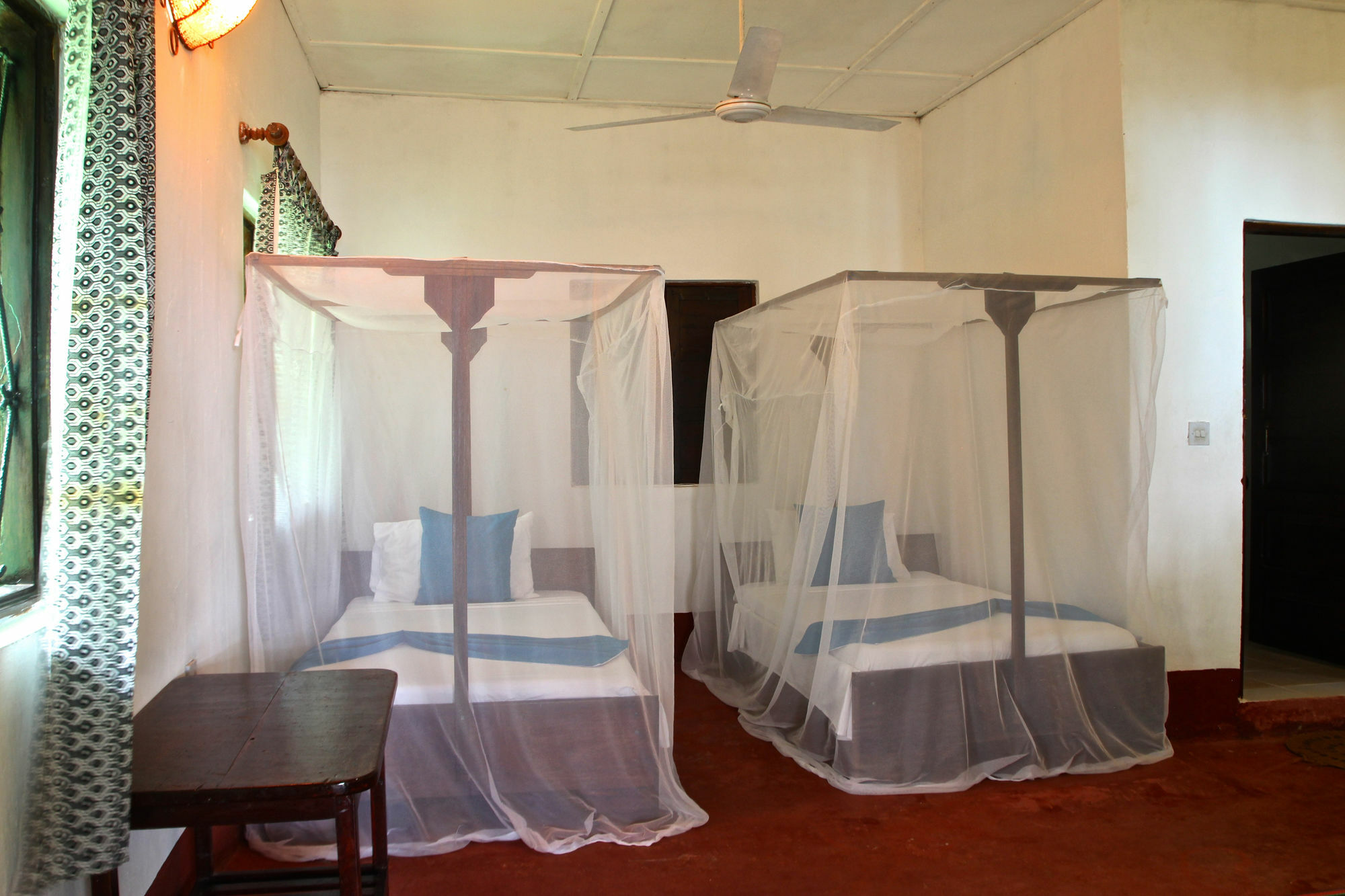 Sazani And Tidal Lounge Lodge