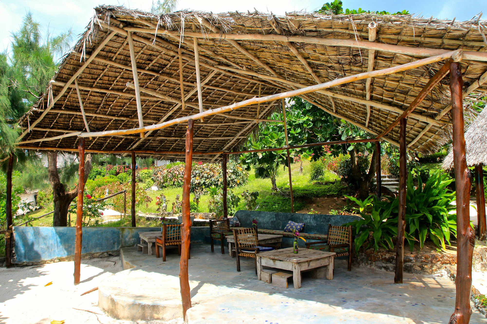 Sazani And Tidal Lounge Lodge