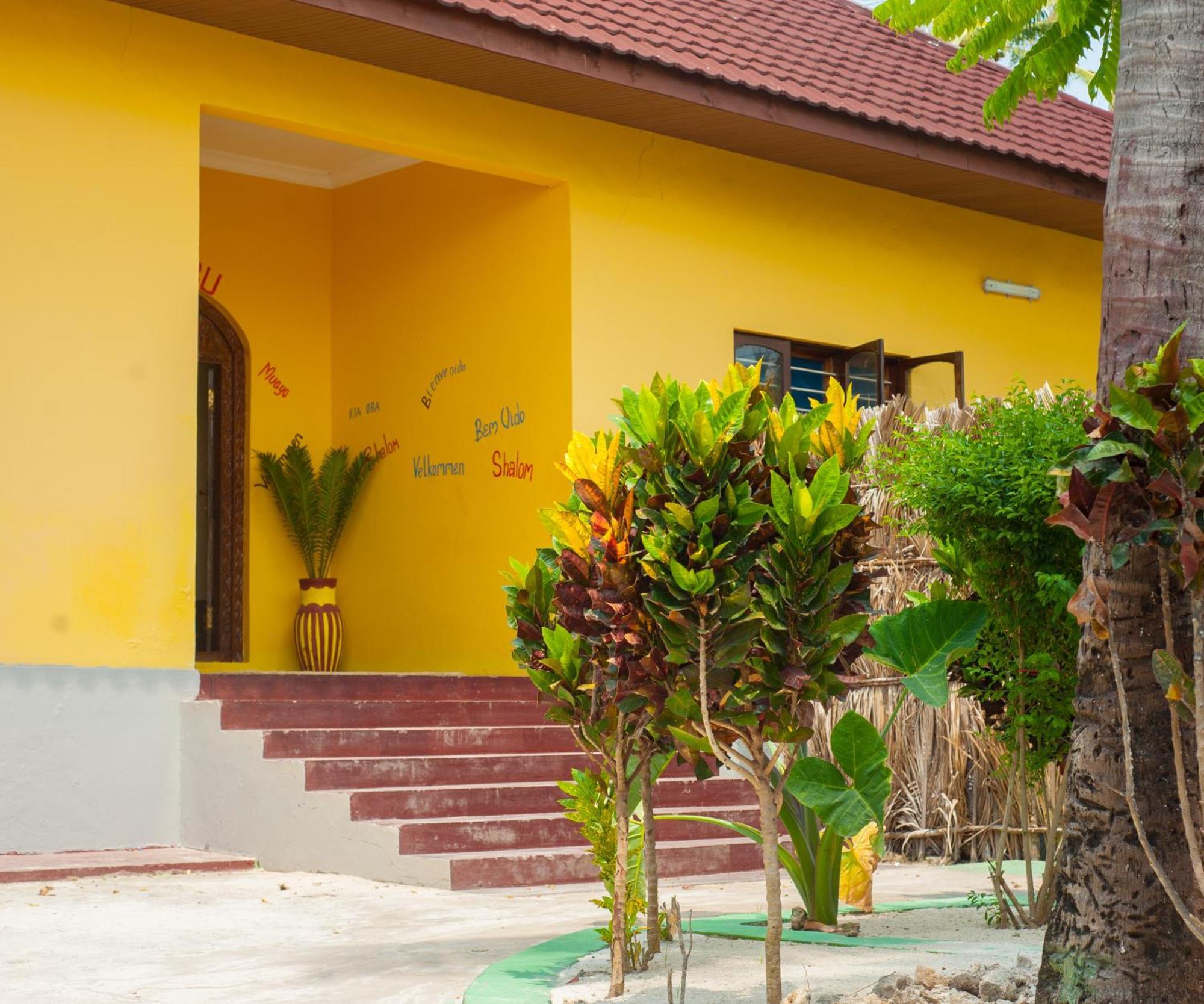 Guest house Palm Bwejuu