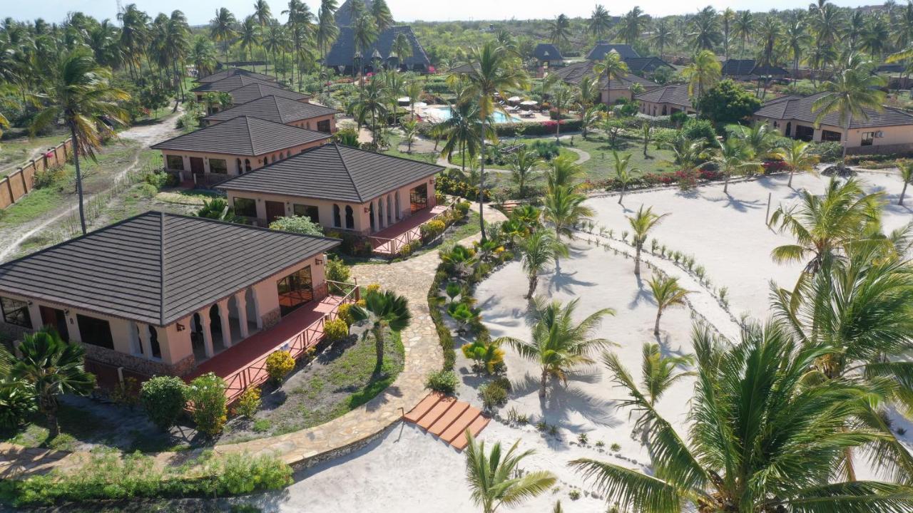 Hotel The Sands 4*