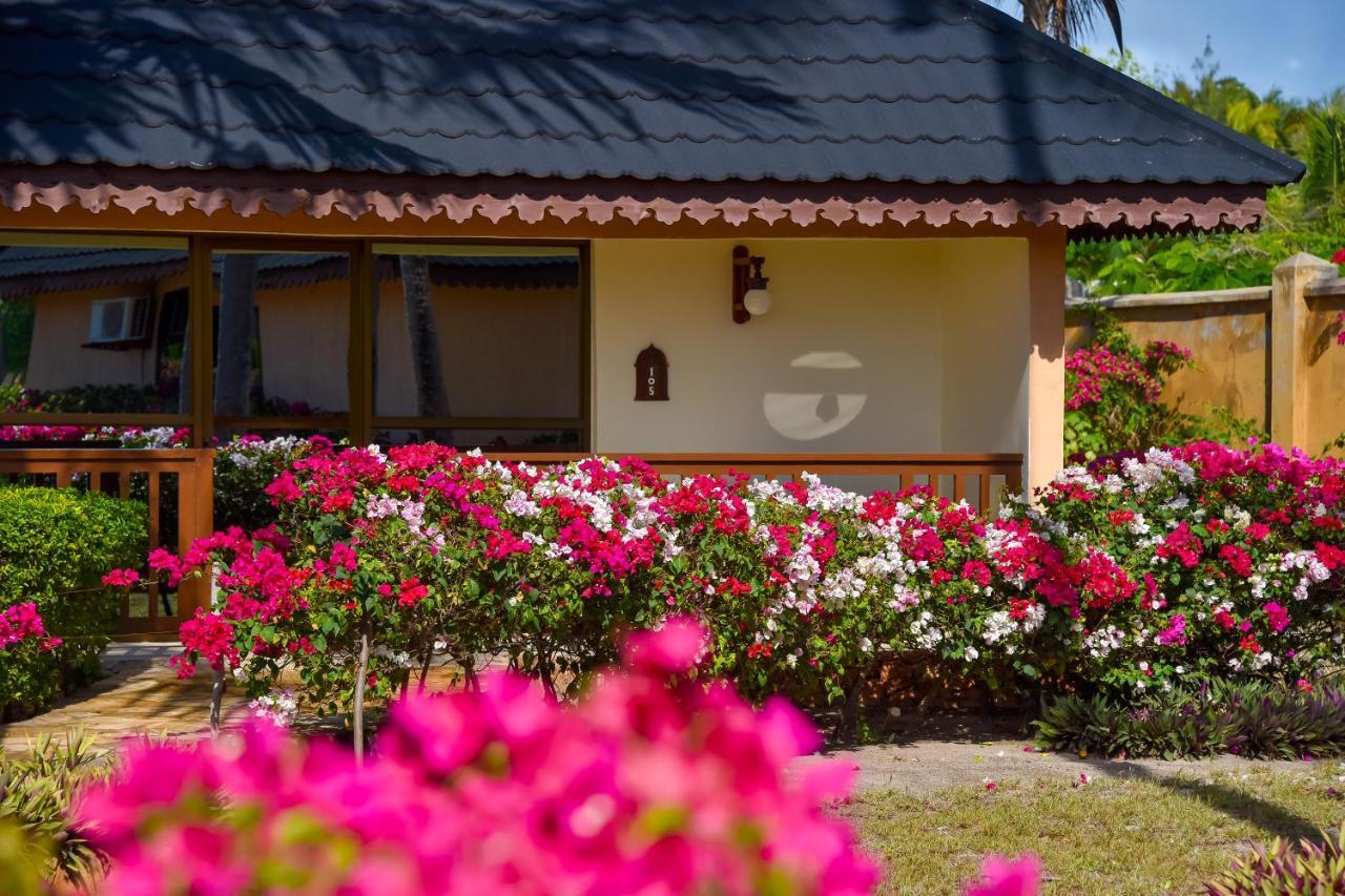 Hotel The Sands Bwejuu