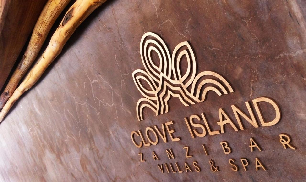 Clove Island & Hotel 4*