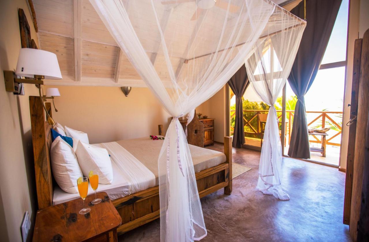 Hotel Clove Island & Makunduchi