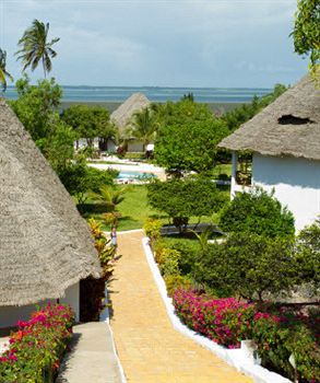 Hotel Ngalawa Village