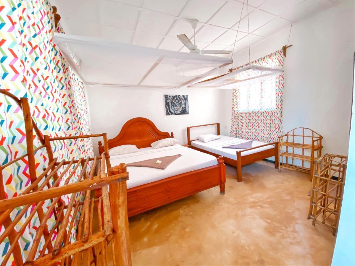 Hotel Papaya *