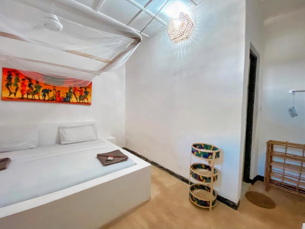 Papaya Hotel *