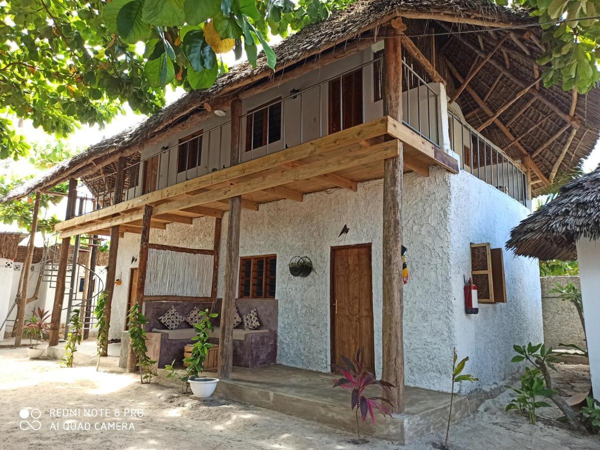 Bed & Breakfast Bahari 2*