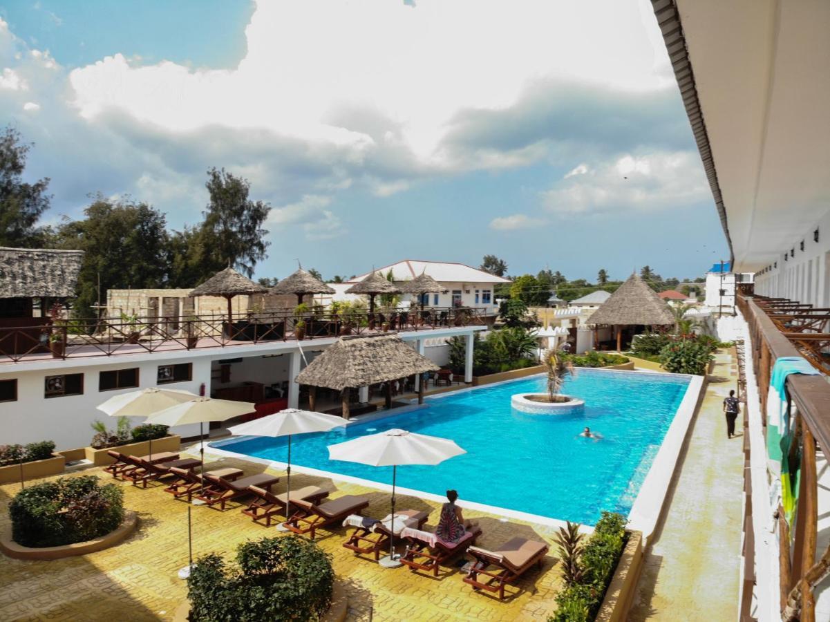 Amaan Hotel 3*